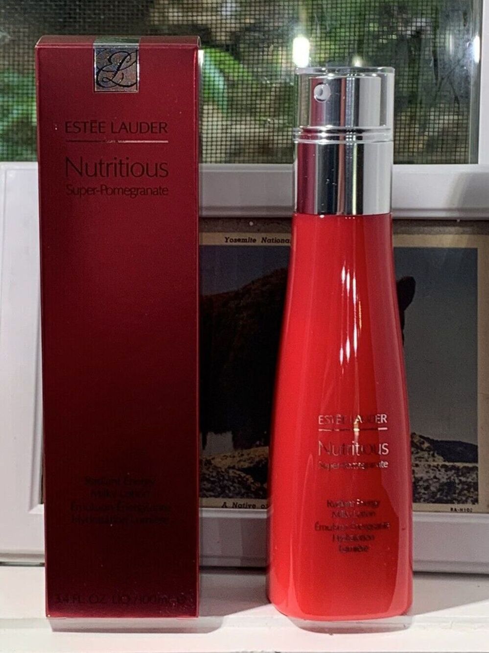 ESTEE LAUDER Nutritious Super Pomegranate Milky Lotion 3.4oz - New Box